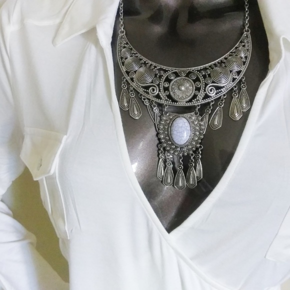 S-Line Plunge Neckline Top - Picture 4 of 6